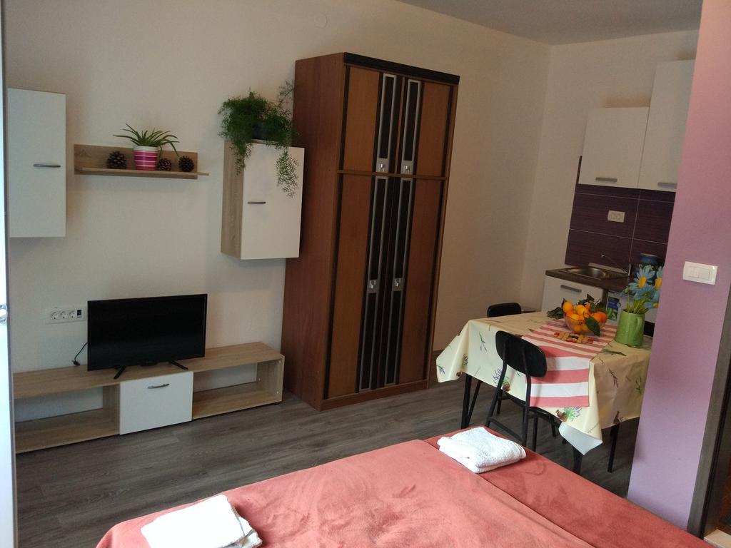 Apartment Tome Biograd Na Moru Buitenkant foto